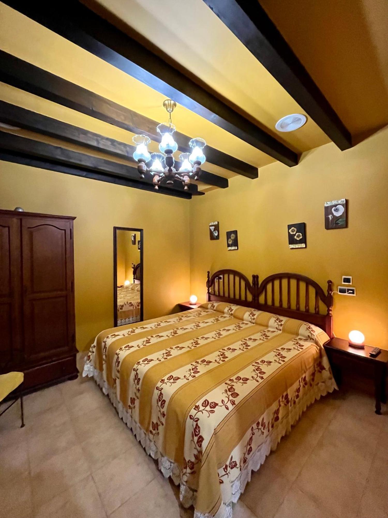 Apartamentos Turisticos Paseo De La Alameda Villaviciosa  Exterior photo